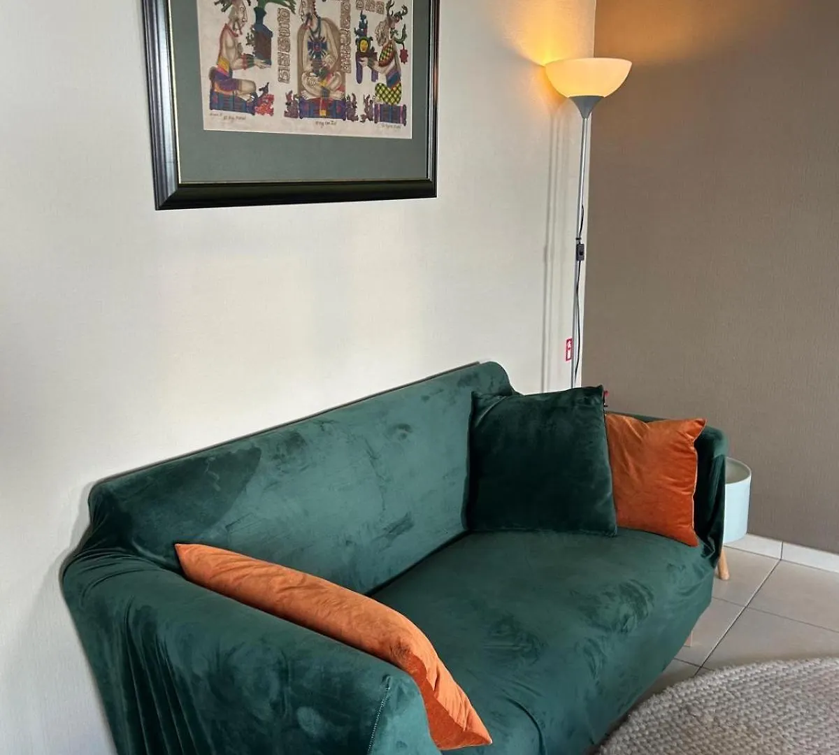 Huswell- Spacious 3-Bedroom Duplex Apartment Ostend Belgium
