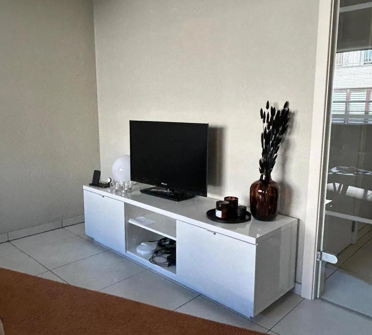 Huswell- Spacious 3-Bedroom Duplex Apartment Ostend