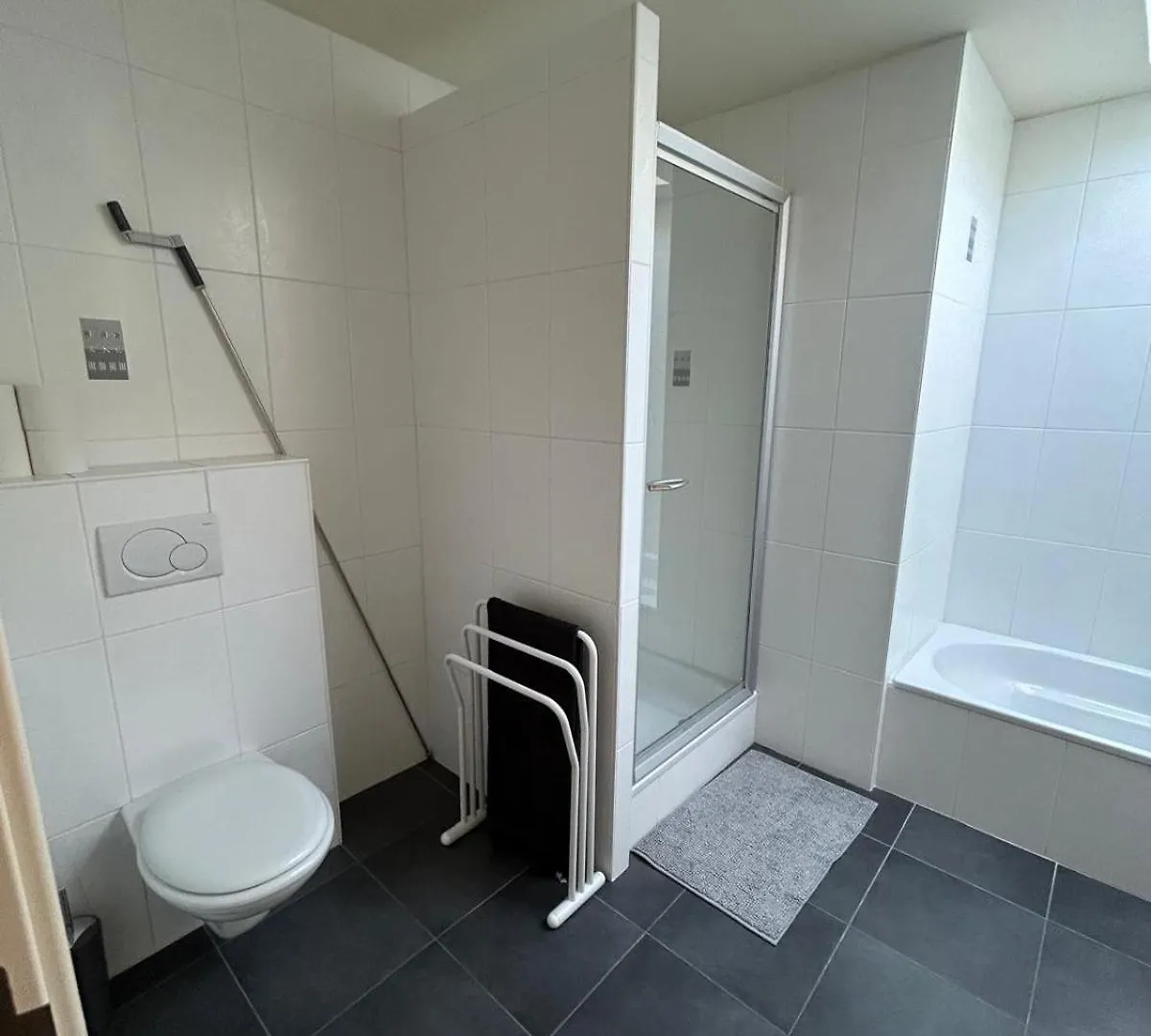 Huswell- Spacious 3-Bedroom Duplex Apartment Ostend