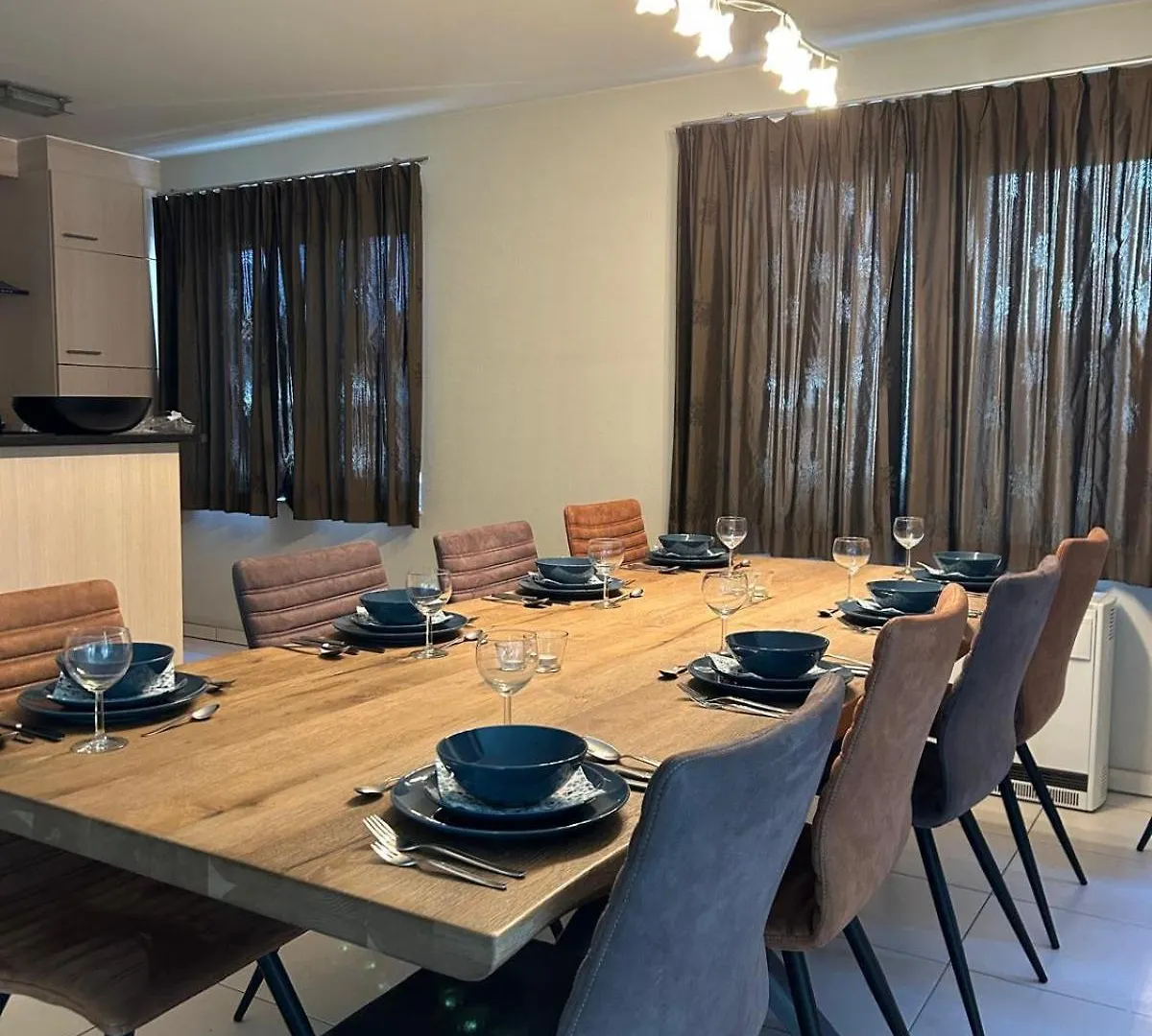 Huswell- Spacious 3-Bedroom Duplex Apartment contacts